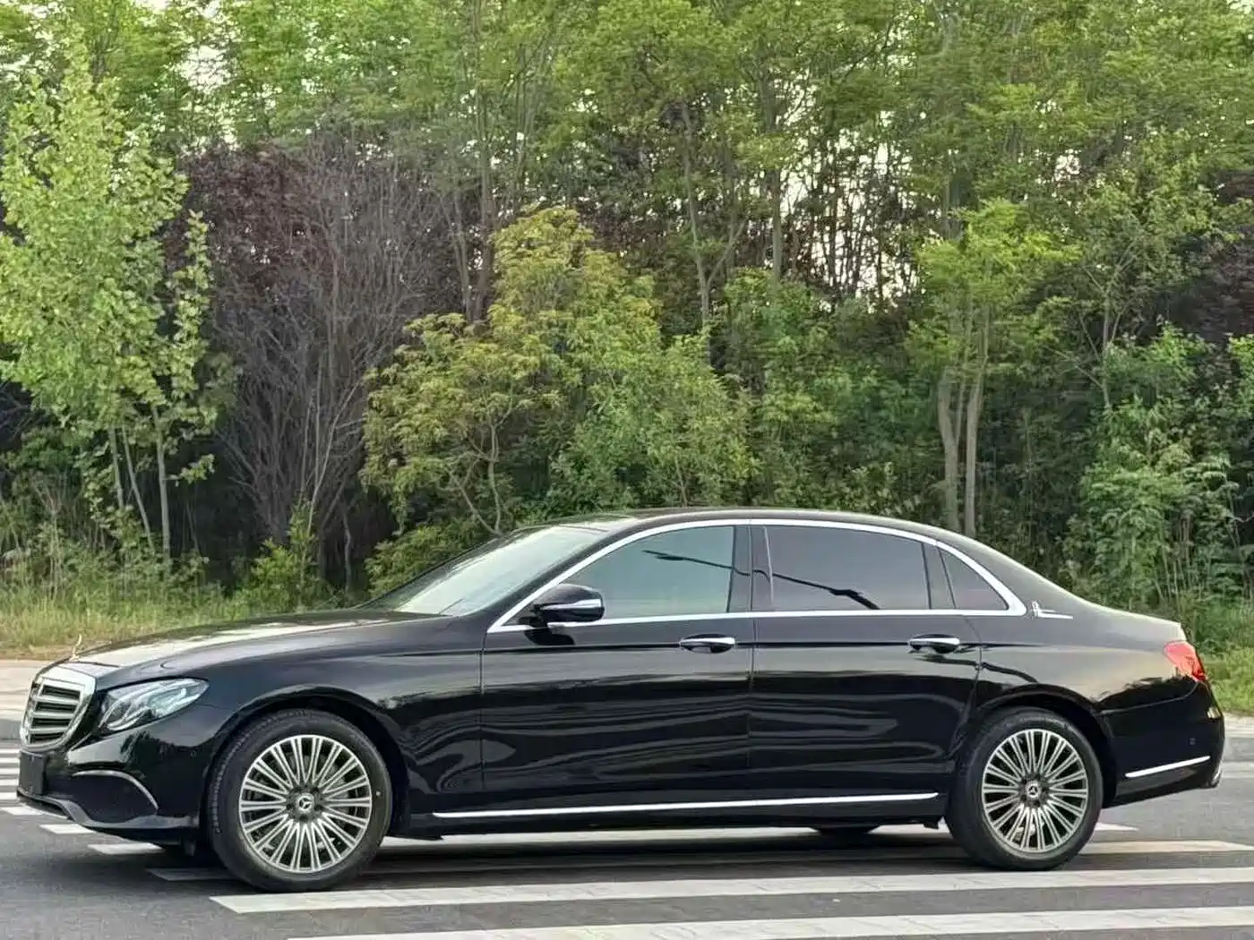 Mercedes-Benz E-Class 2020 E 300 L Fashion