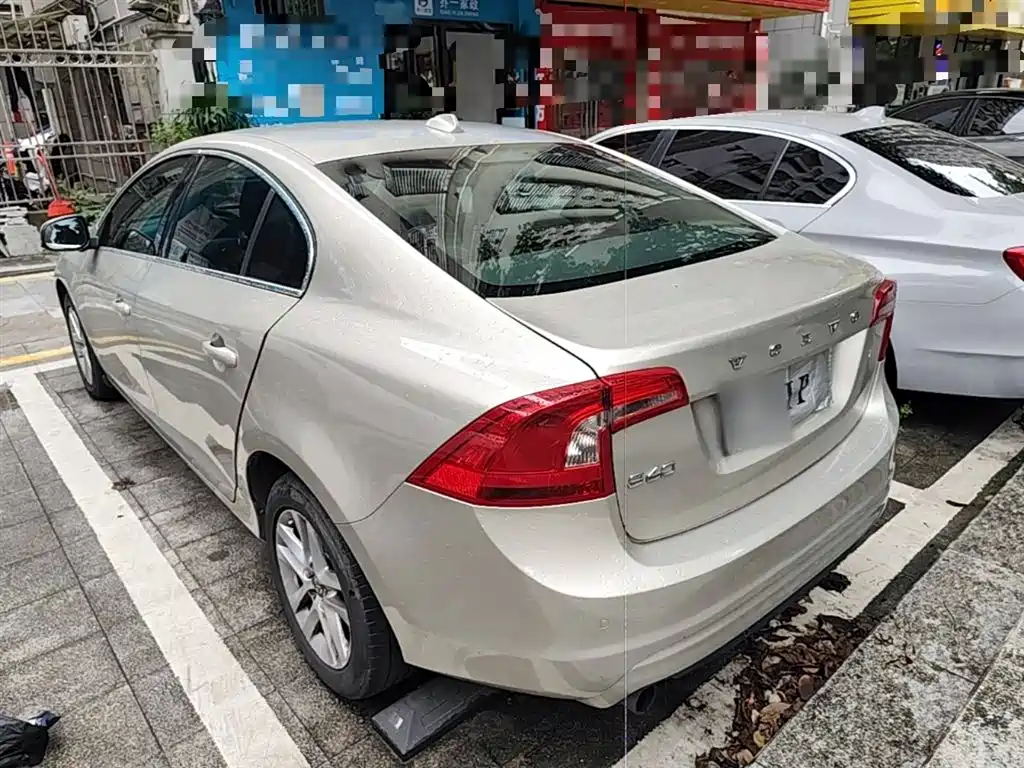 VOLVO S60