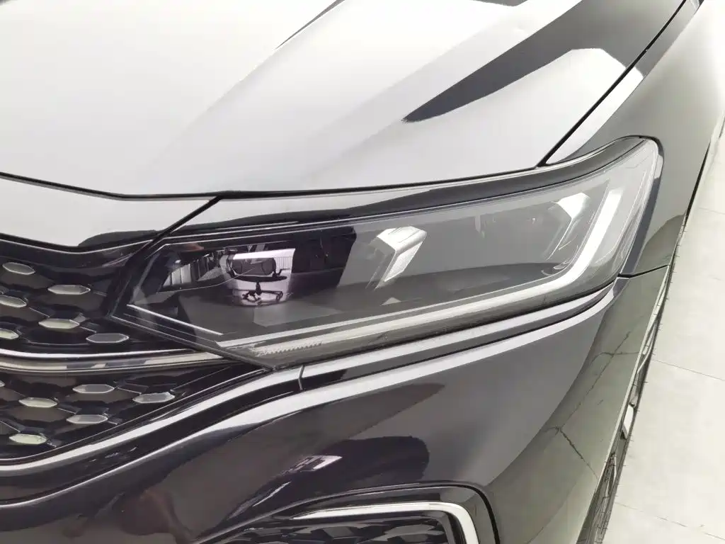 Фото 7 - Volkswagen Passat