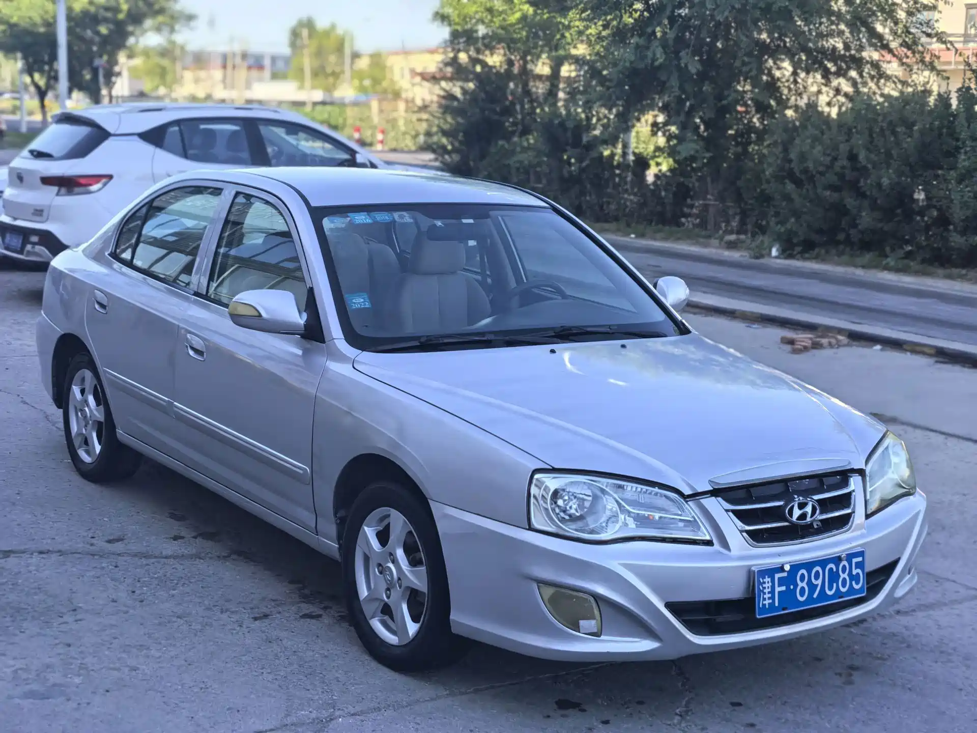 Photo 3 - Hyundai Elantra