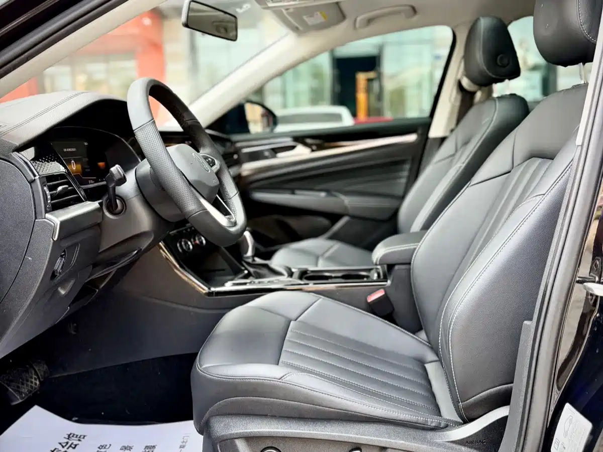 Volkswagen Passat 2022 280TSI Business Edition фото 10