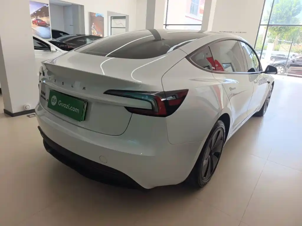 Tesla Model 3 2026 2025 Model Year Facelift Long Range Rear-Wheel Drive