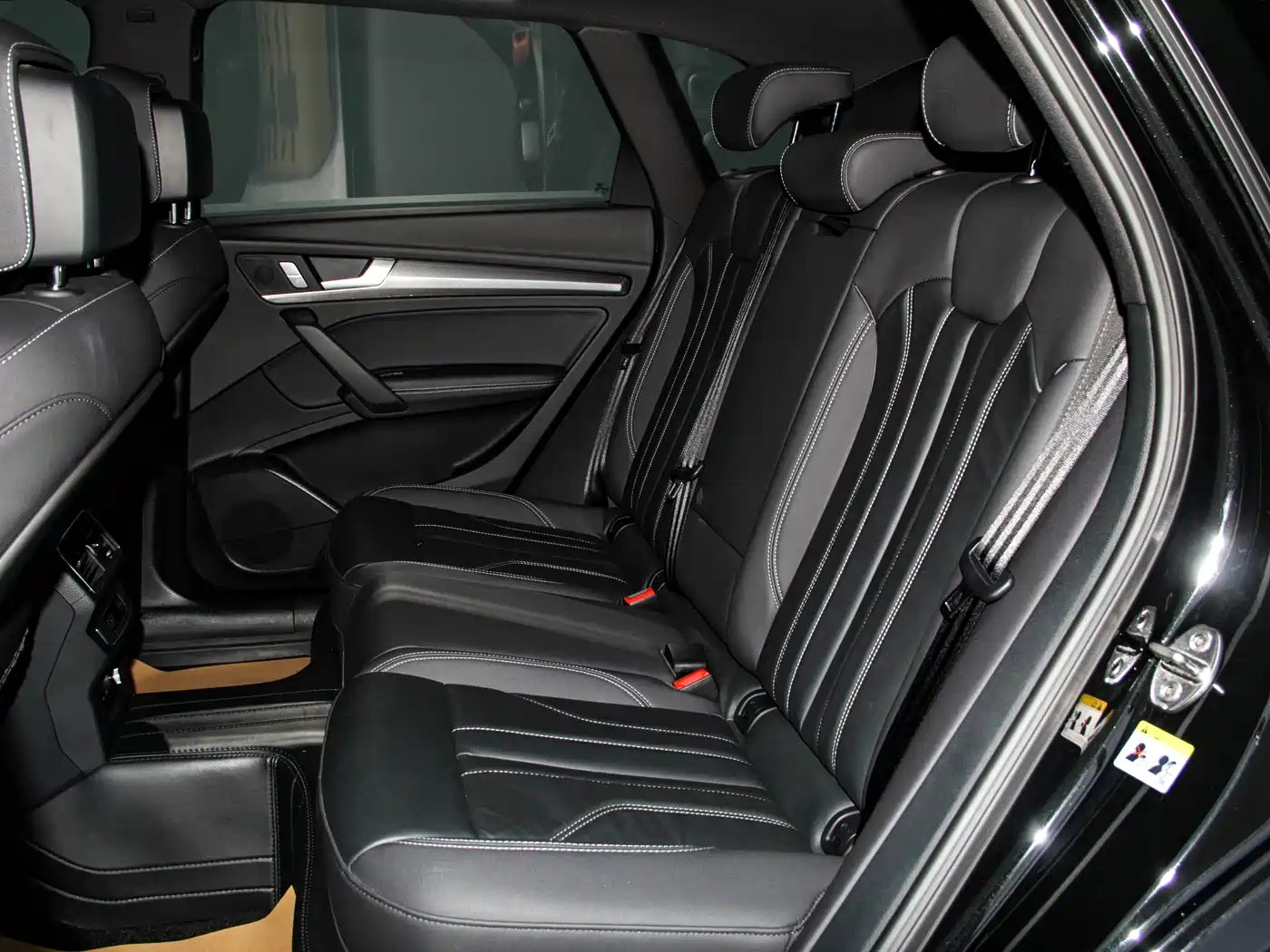 Audi Q5L 2024 Model 40 TFSI Luxury Dynamic фото 8