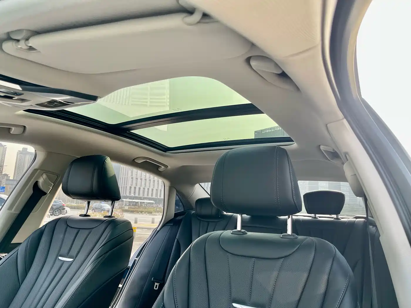 Hongqi H5 2024 1.5T DCT Smart Connect Flag Rhythm Edition фото 9