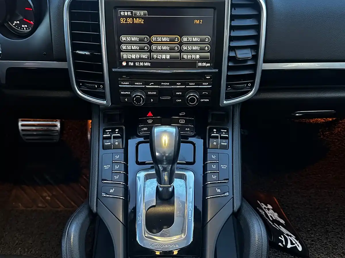 Porsche Cayenne 2014 Cayenne Platinum Edition 3.0T фото 12