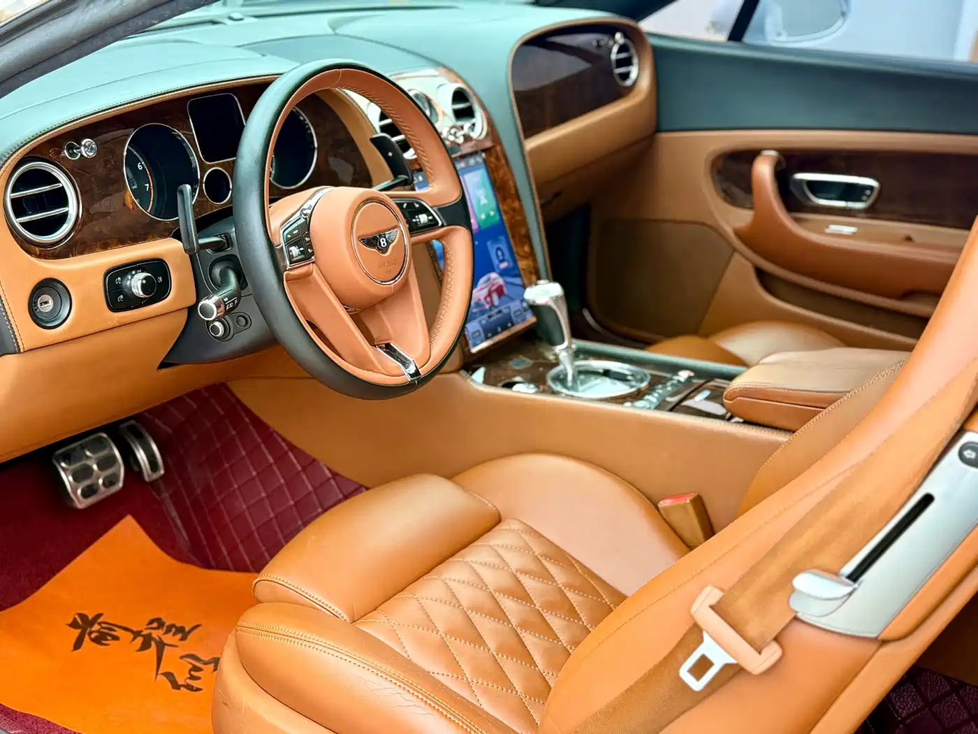Bentley Continental фото 11