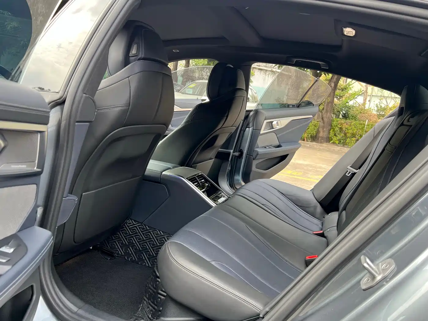 BMW 8 Series 2021 840i 4-door Coupe M Sport Package фото 6