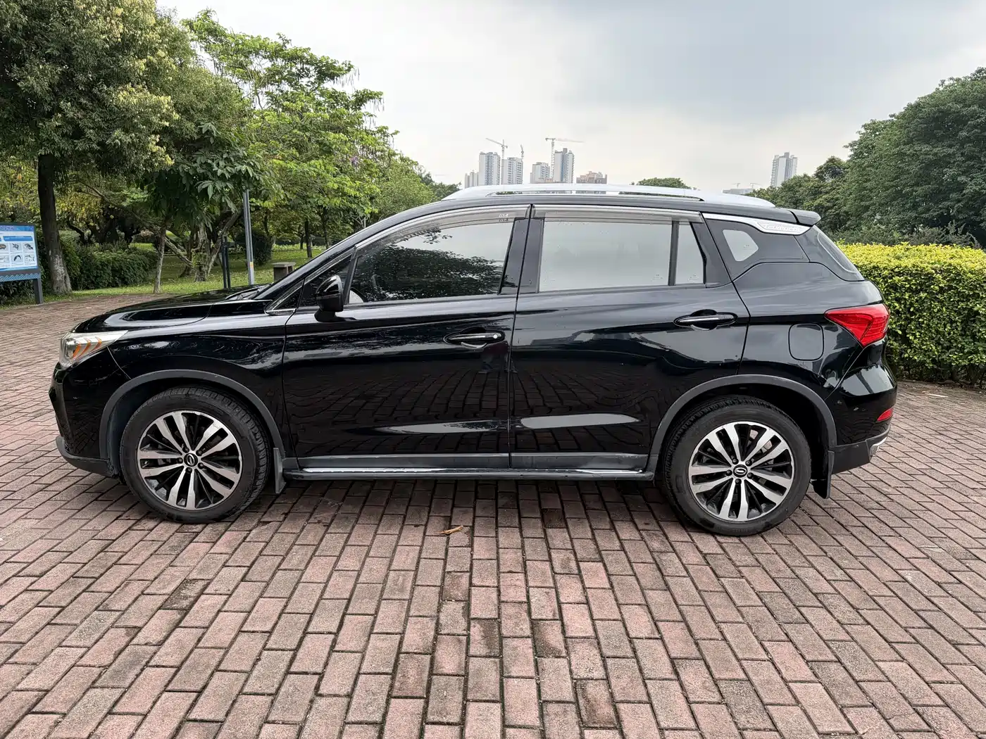 GAC Trumpchi Trumpchi GS4 New Energy 2017 1.5L PHEV Smart Edition фото 4