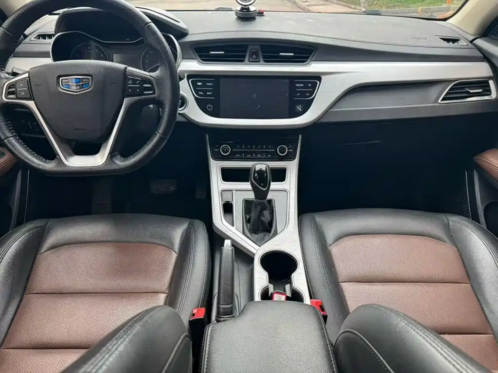 Фото 12 - Geely Vision