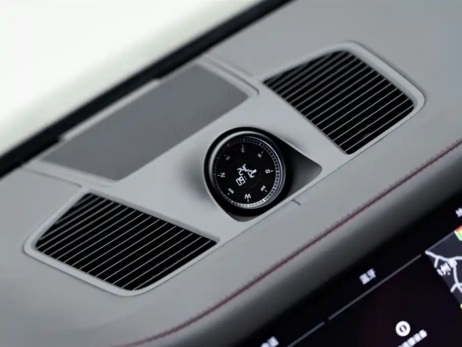 Porsche Cayenne New Energy 2022 Cayenne E-Hybrid 2.0T Platinum Edition фото 22