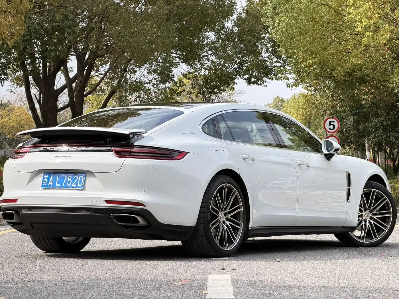 PORSCHE PANAMERA