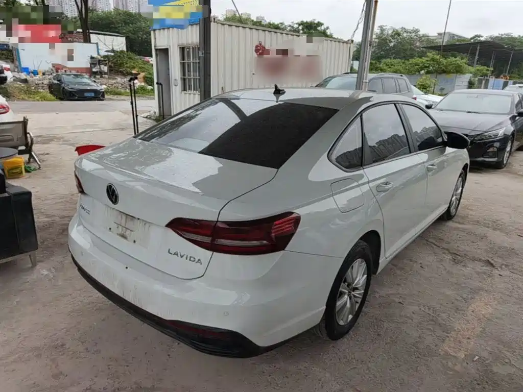 Volkswagen Lavida 2024 Model 1.5L Automatic Delight Edition фото 7