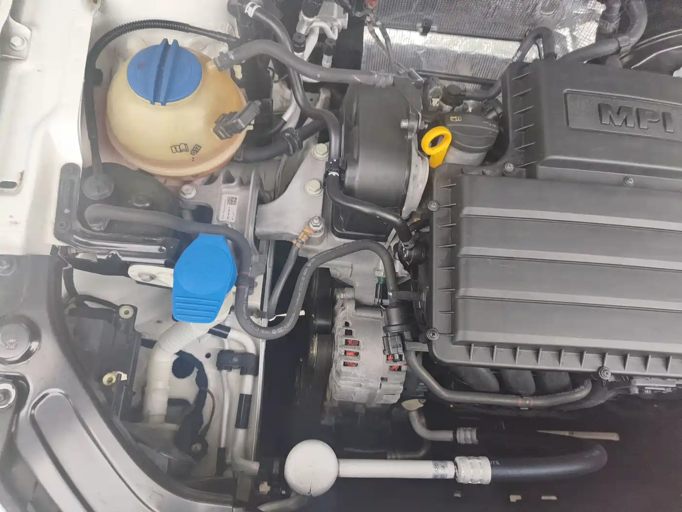 Volkswagen Lavida 2013 Facelift Classic 1.6L Automatic Trend фото 9
