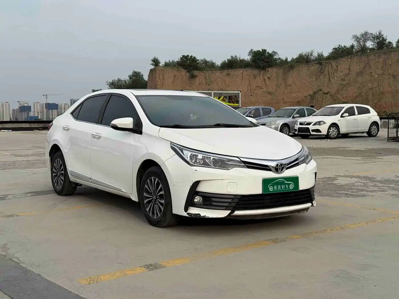 Toyota Corolla 2017 Facelift 1.2T S-CVT GL-i фото 3