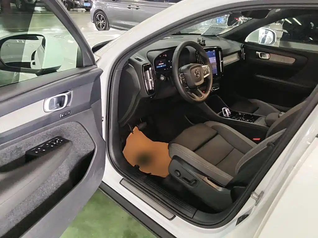 Volvo XC40 2024 2024 B3 Smart Elite Luxury Edition