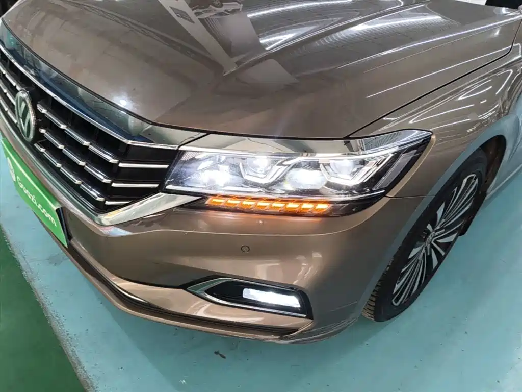 Volkswagen Passat 2019 Model 330TSI Luxury Edition China V фото 24