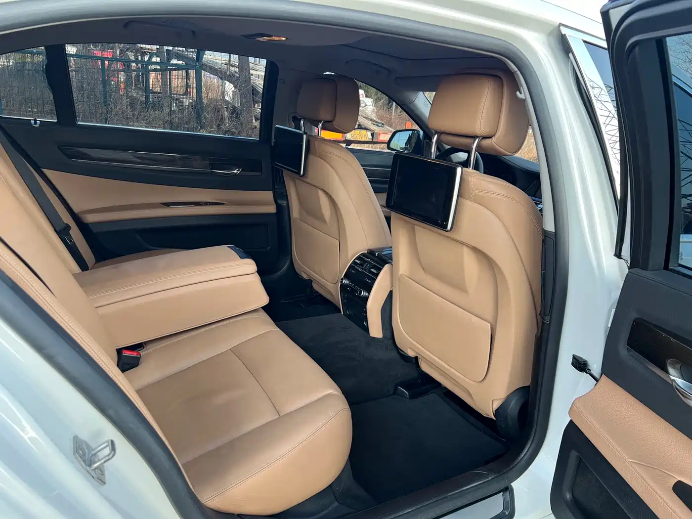 BMW 7 Series 2014 730Li Premium фото 9