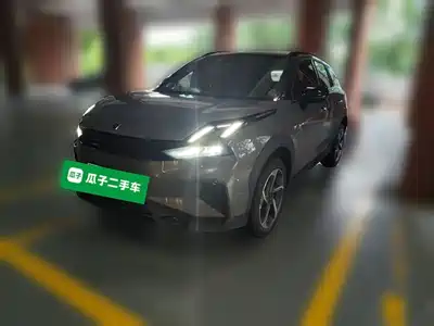 Lynk & Co 06