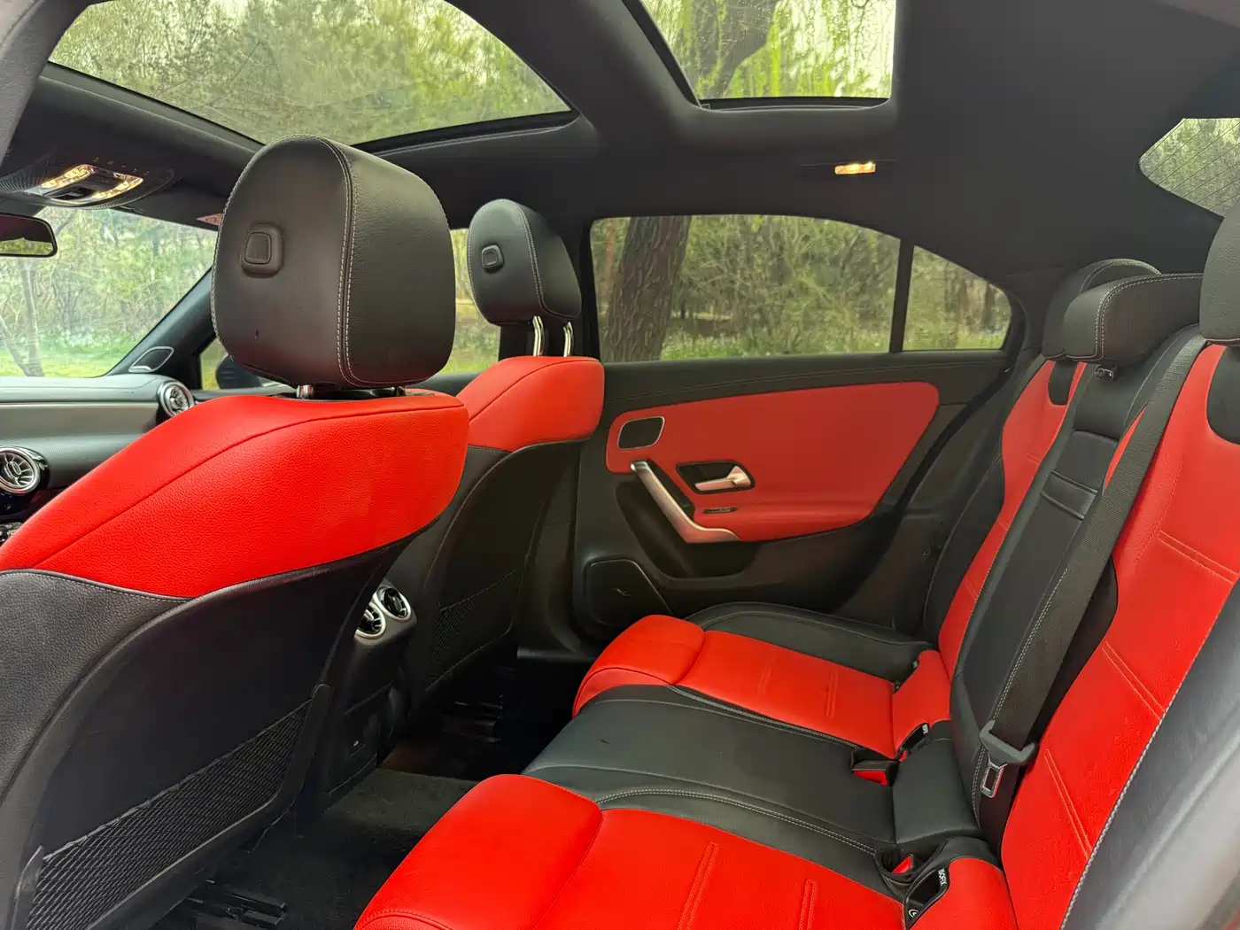 Mercedes-Benz A-Class AMG 2024 AMG A 35 L 4MATIC фото 6