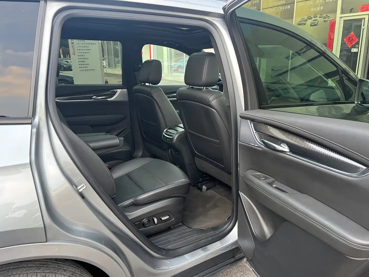 Cadillac XT6 2025 2.0T 6-Seater AWD Executive Black Label Edition фото 17