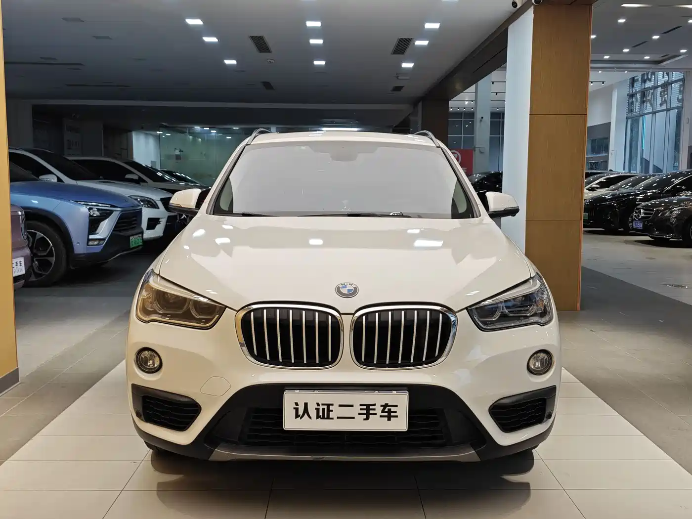 BMW X1 2016 sDrive18Li Premium Model фото 3