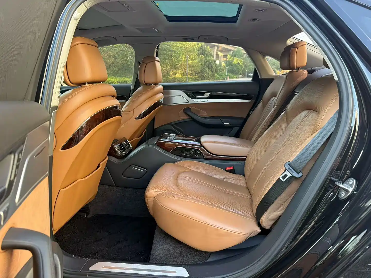 Фото 9 - Audi A8