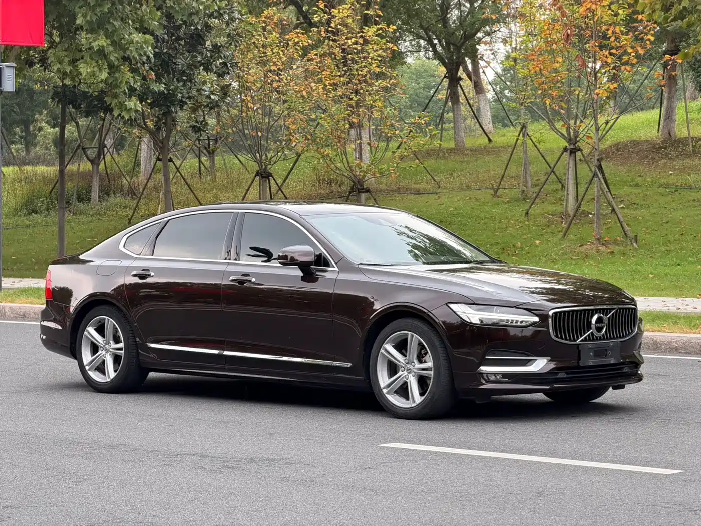 صورة 3 - Volvo S90