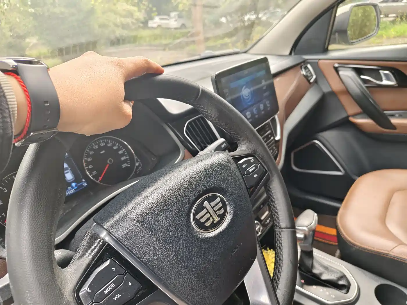 FAW Senya R7 2017 2017 Model 1.6L Automatic Luxury