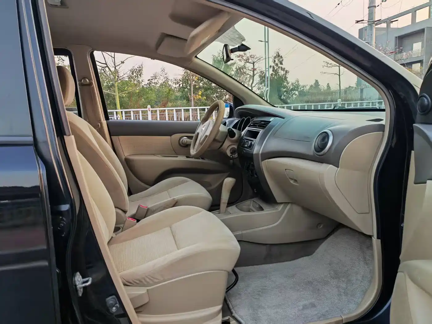 Nissan Livina 2007 2007 Model 1.6L Automatic All-round Type