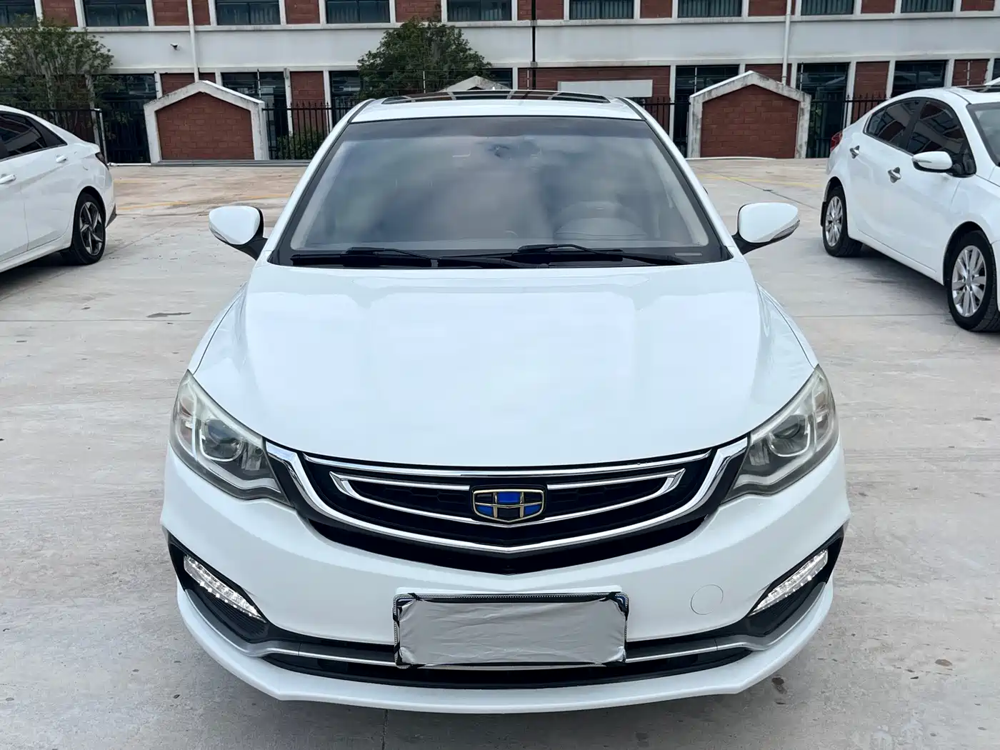 Фото 2 - Geely Vision