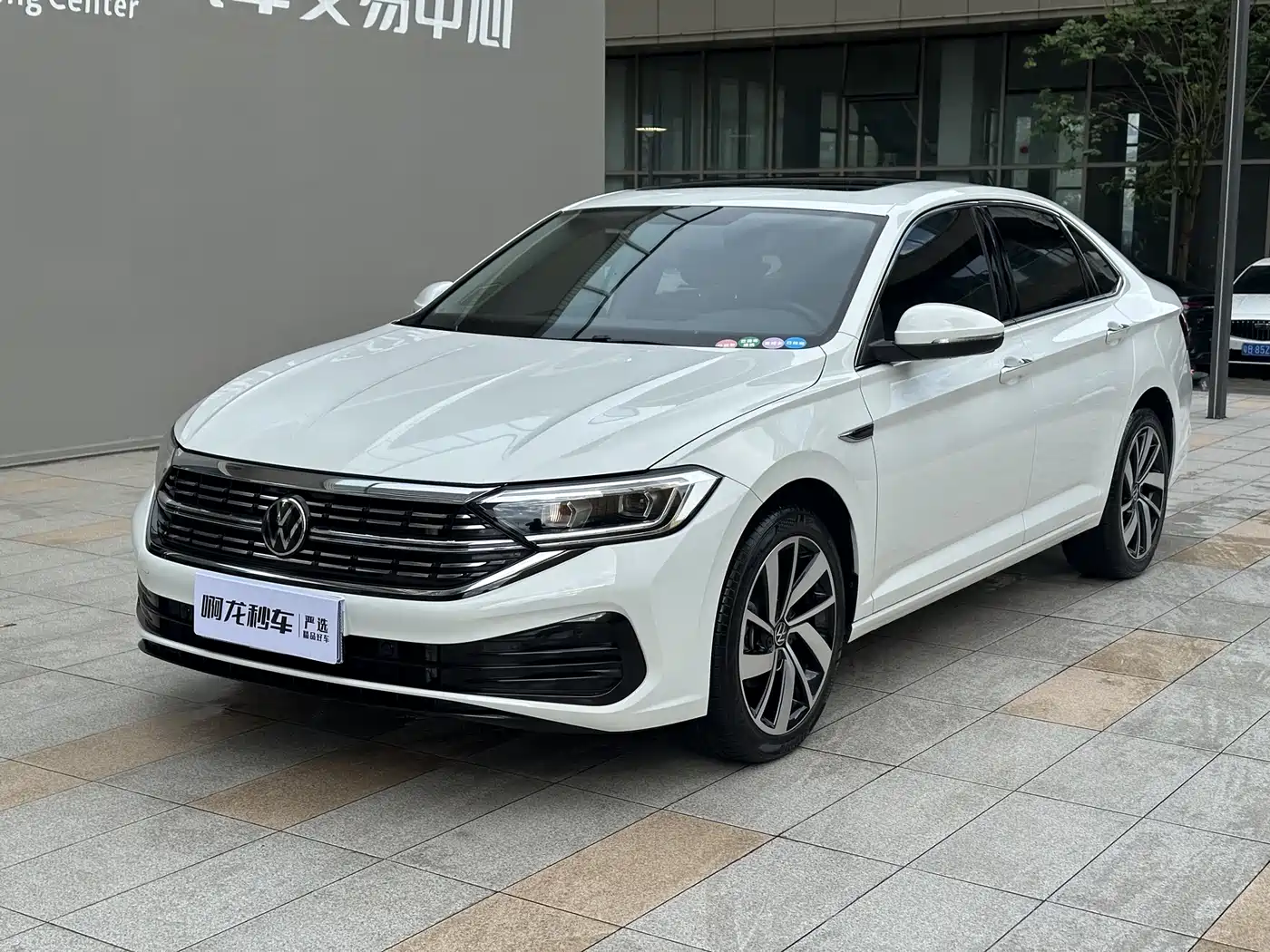 Volkswagen Sagitar 2025 Model Second Facelift 300TSI DSG Transcend Edition фото 2