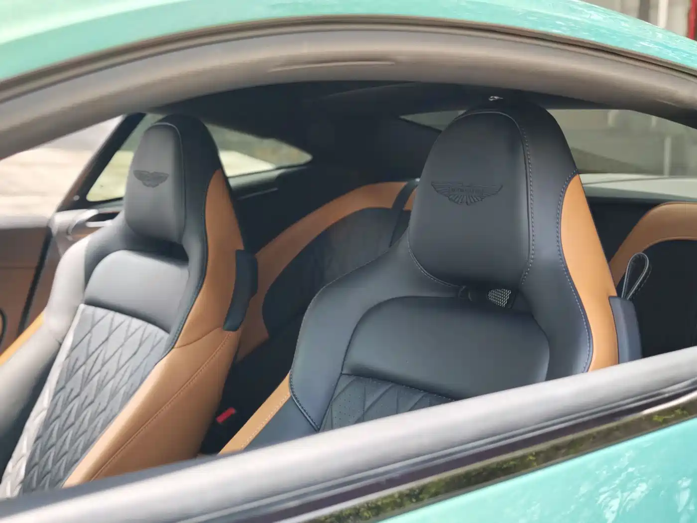 Aston Martin DB12 2024 2025 4.0T V8 Coupe