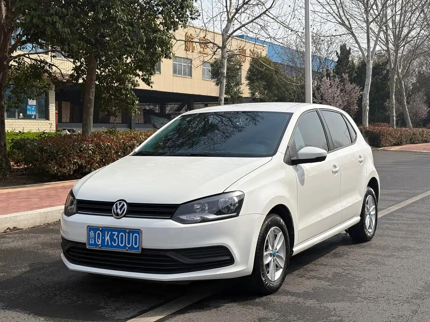 Volkswagen Polo 2016 1.4L Manual Trend фото 2