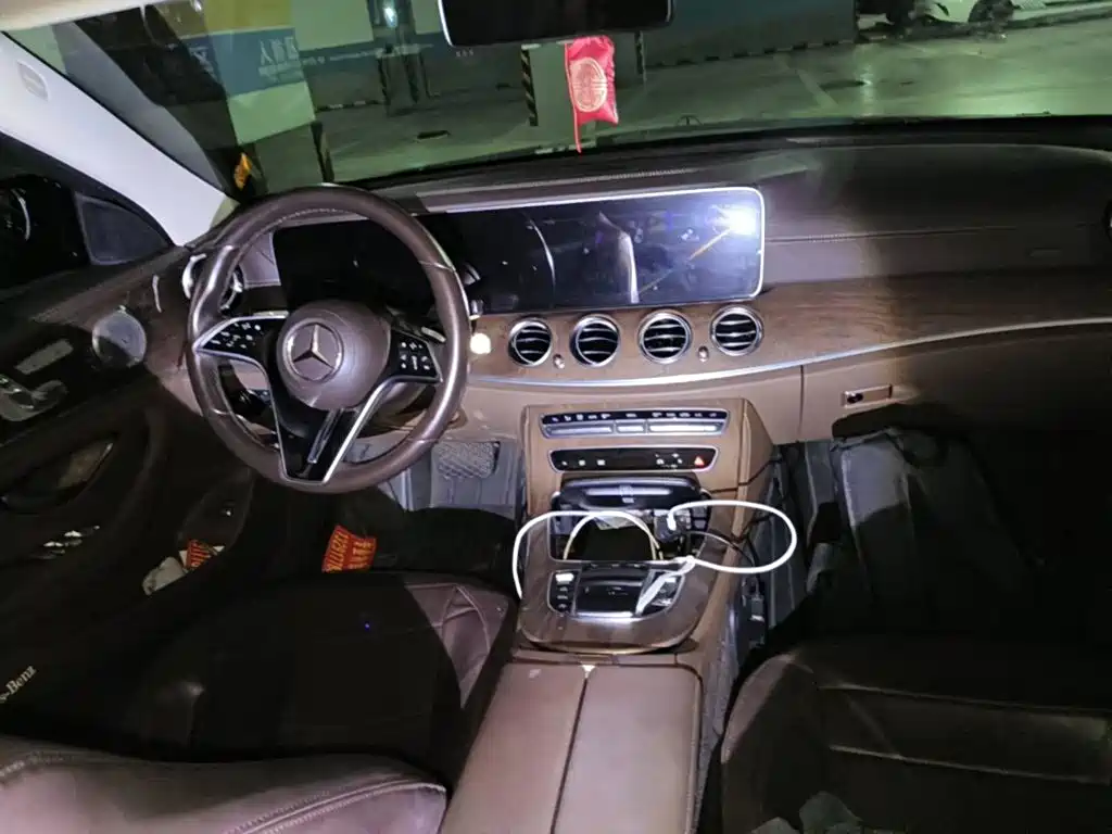 Mercedes-Benz E-Class, миниатюра 12
