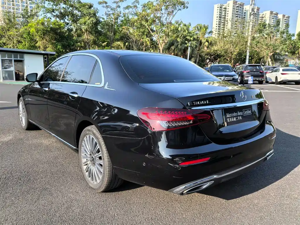 MERCEDES-BENZ E CLASS