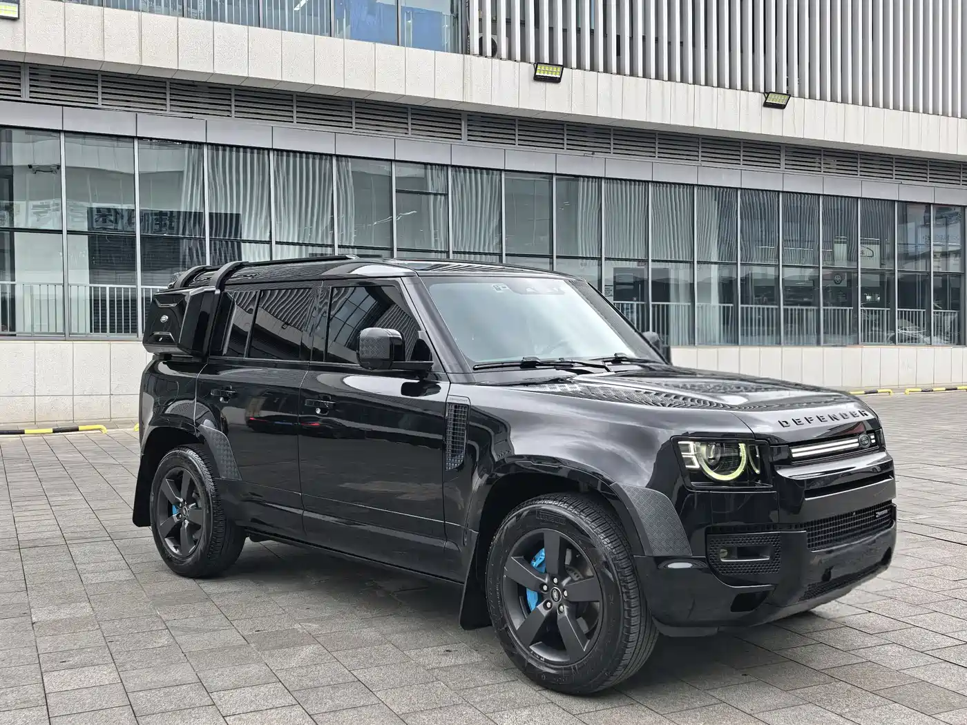 Land Rover Defender 2022 110 P400 X-DYNAMIC HSE фото 3