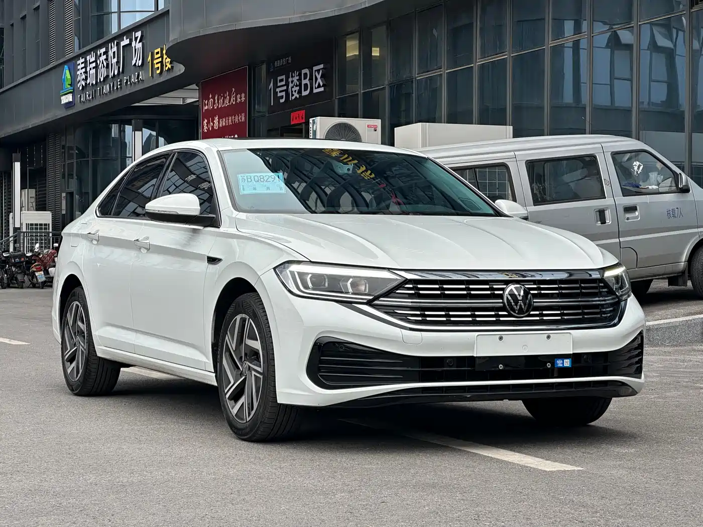 Volkswagen Sagitar 2024 300TSI DSG Surpass Edition фото 3