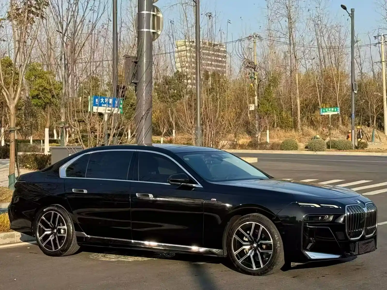 Фото 3 - BMW 7 Series