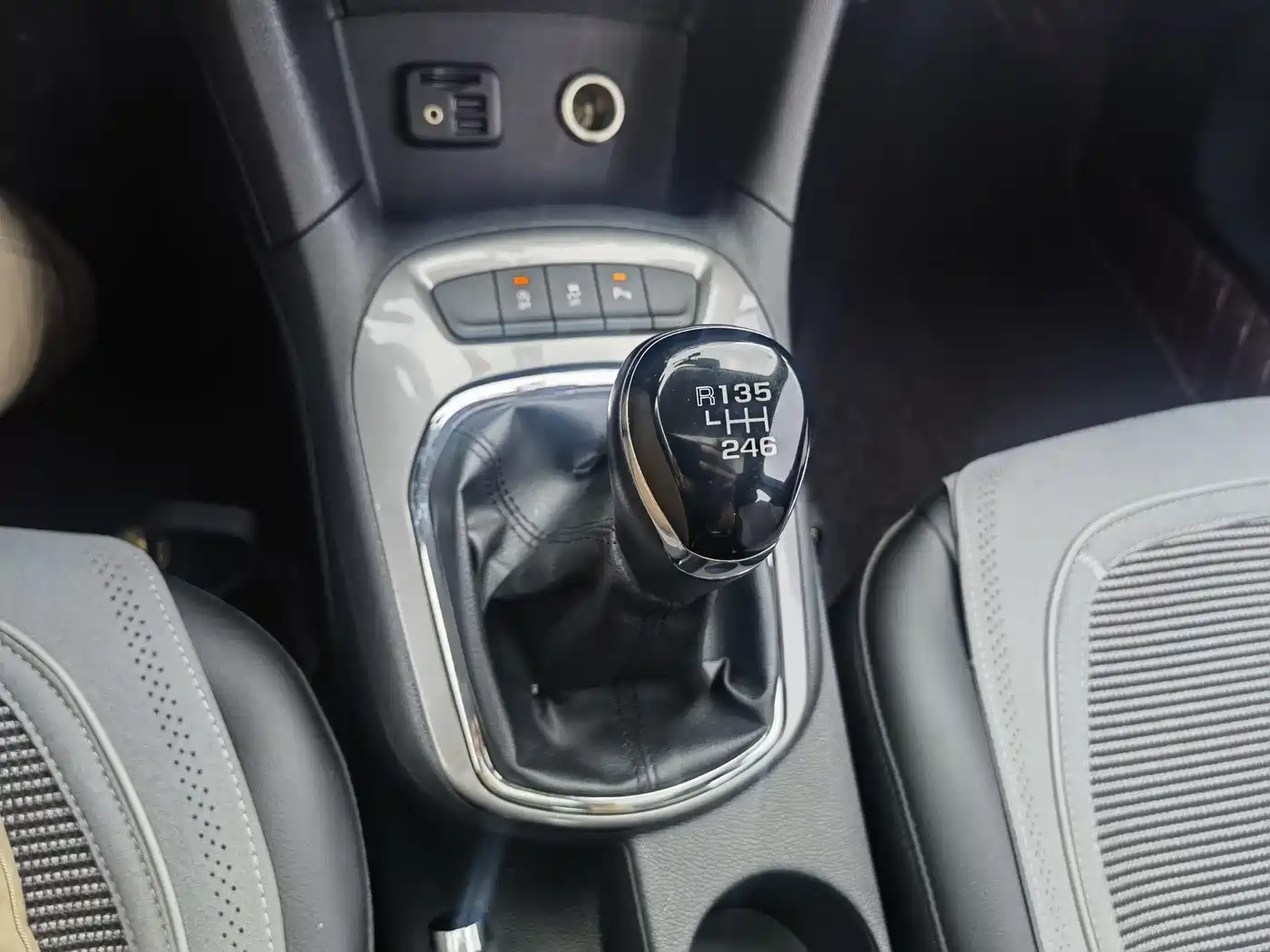 Chevrolet Cruze 2017 1.5L Manual Stylish фото 12