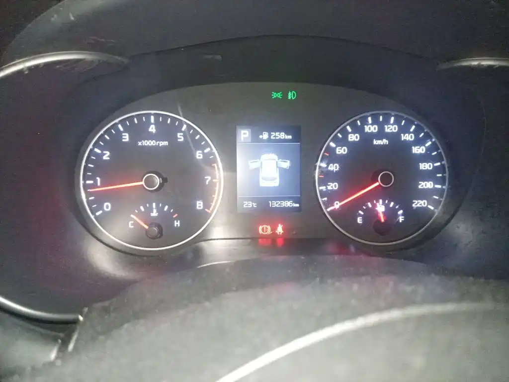 Kia KX CROSS 2018 2017 1.4L AT GLS