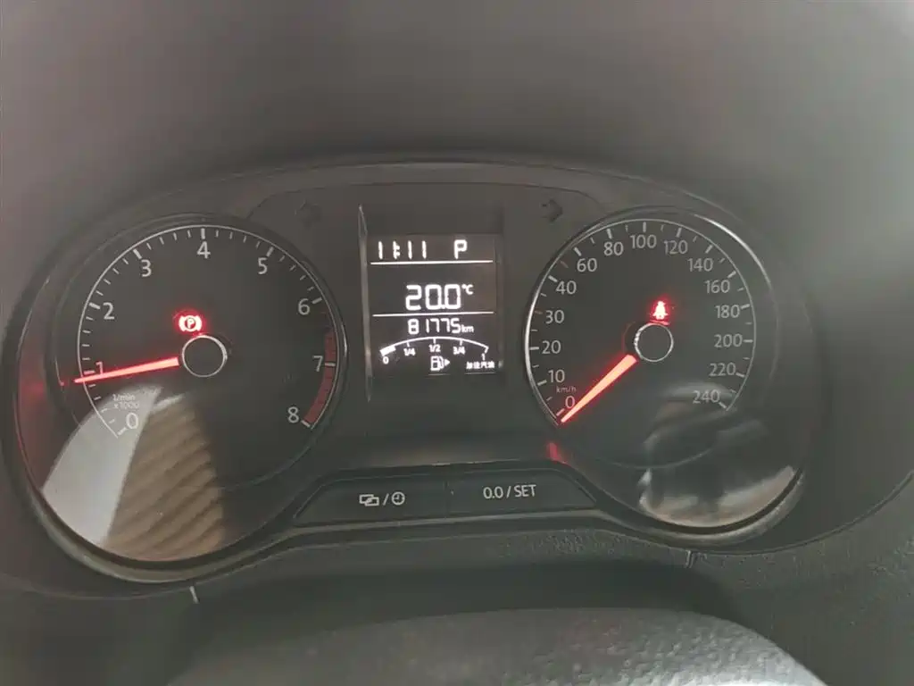 Volkswagen Polo 2016 1.4L Automatic Trend фото 12