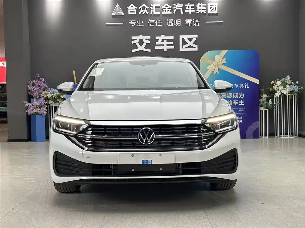 Volkswagen Sagitar 2026 Model Year Facelift 30 Million Special Edition 300TSI DSG Soaring Edition фото 2