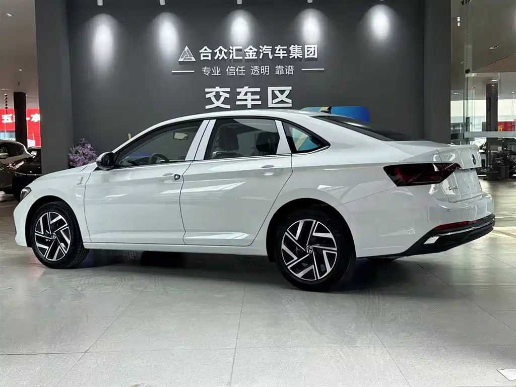 Volkswagen Sagitar 2026 Model Year Facelift 30 Million Special Edition 300TSI DSG Soaring Edition фото 6
