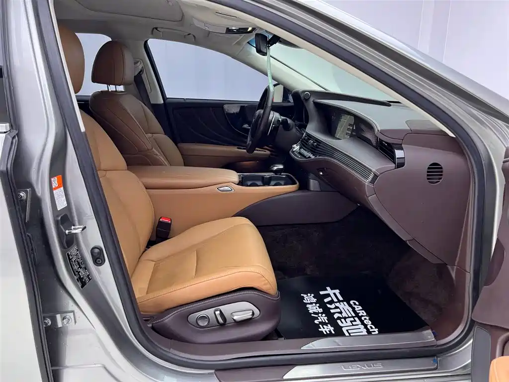 Lexus LS 2020 500h Excellence (China VI) фото 17