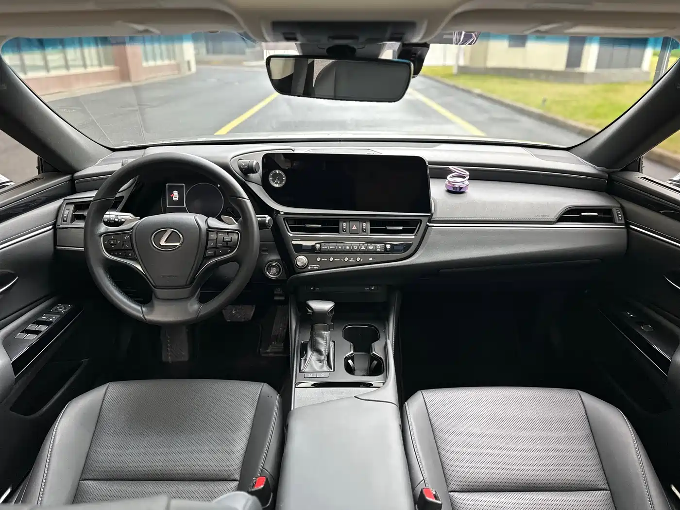 Lexus ES 2023 260 Excellence фото 6