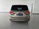Photo 3 - Buick GL6