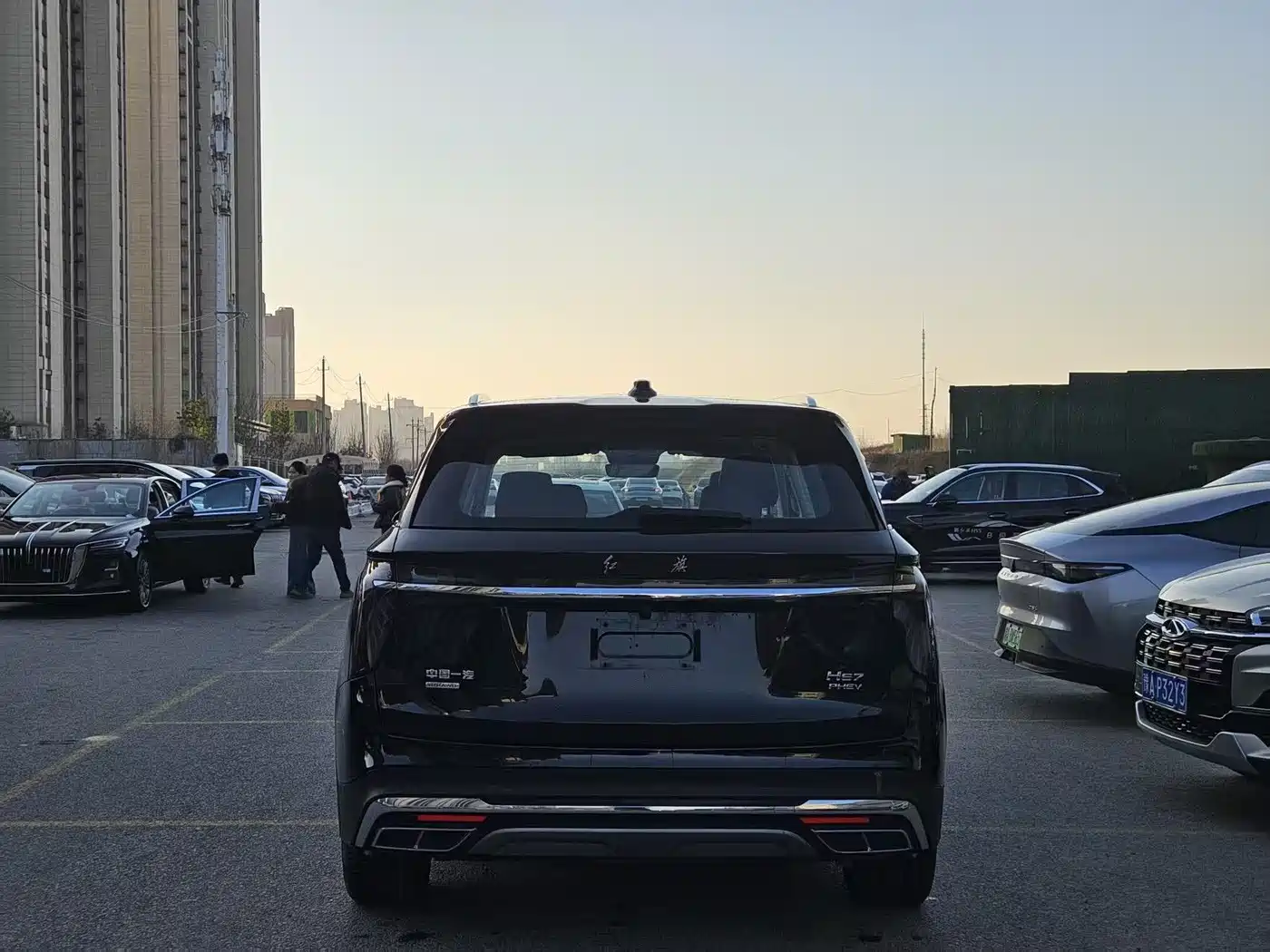 Hongqi HS7 PHEV 2024 2.0T PHEV 4WD Flagship Edition 6-seater фото 5