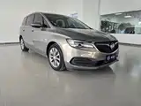 Photo 8 - Buick GL6