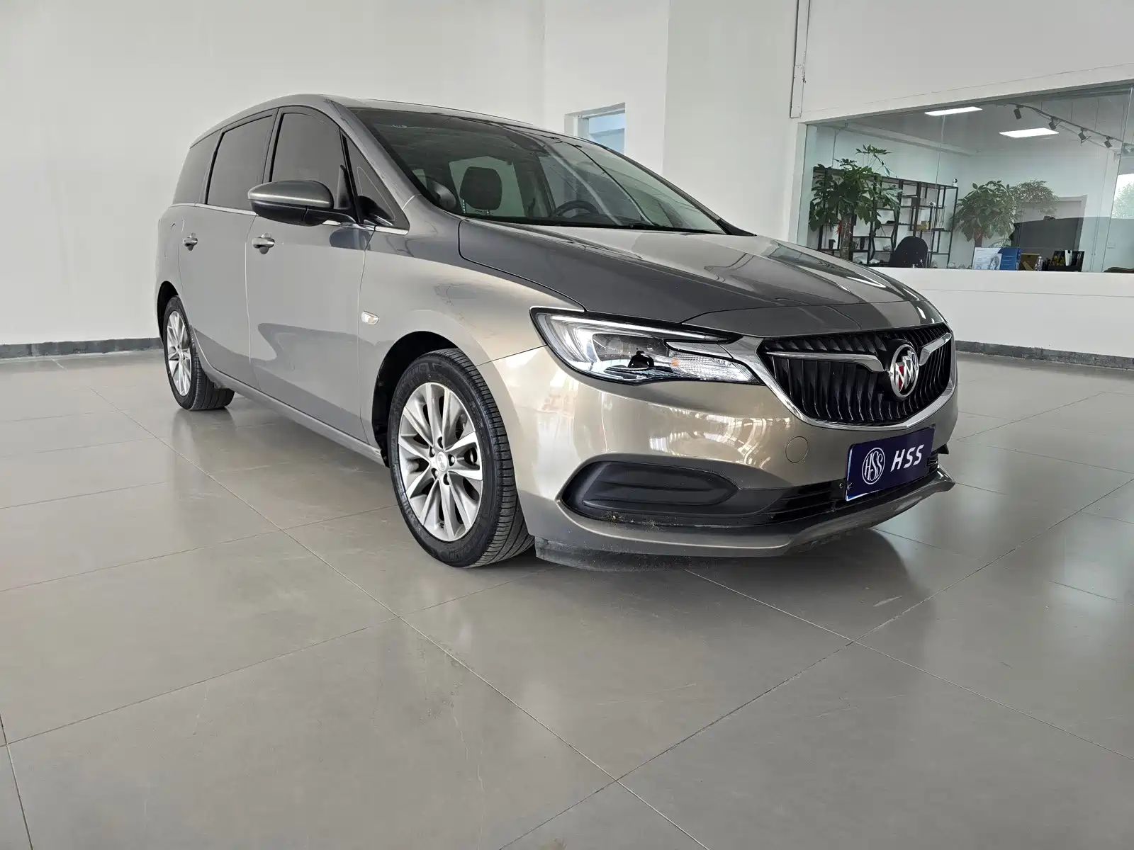 Photo 8 - Buick GL6