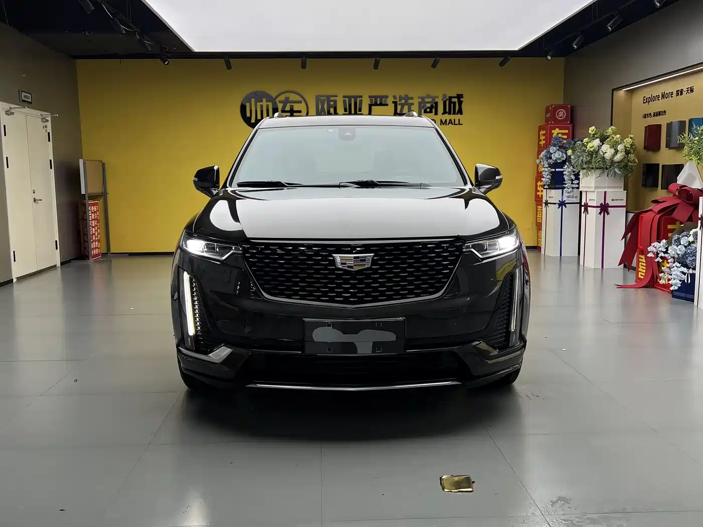 CADILLAC XT6